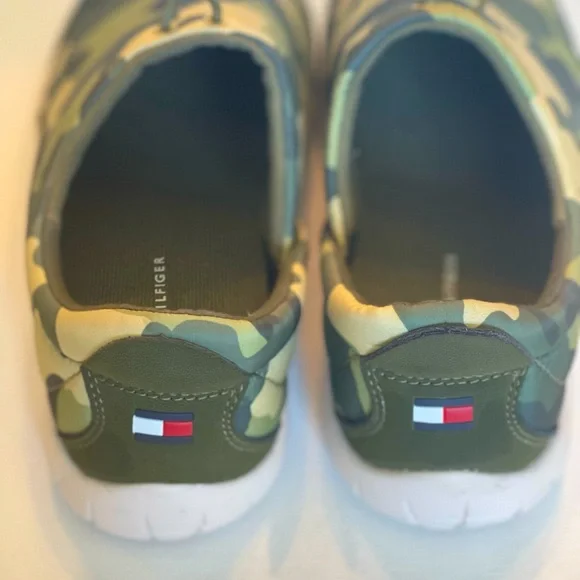 NWOT TOMMY HILFIGER QUILTED CAMO ADJUSTABLE WOMENS SLIP ON SIZE 8.5M - Picture 6 of 8